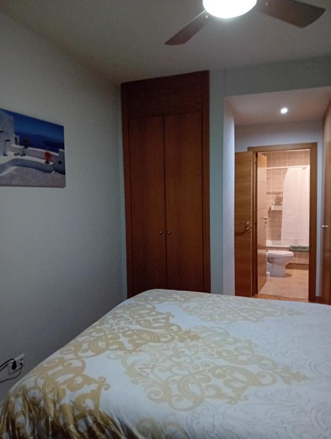 Habitaciones Individuales Wifi Tv Microondas Cerca Del Aeropuerto Madrid Habitacion Grande Wc Privado O Habitacion Pequena Wc Compartido Muy Tranquilas Bien Comunicadas Tren Metro Bus Facil Aparcamiento San Sebastian De Los Reyes Luaran gambar