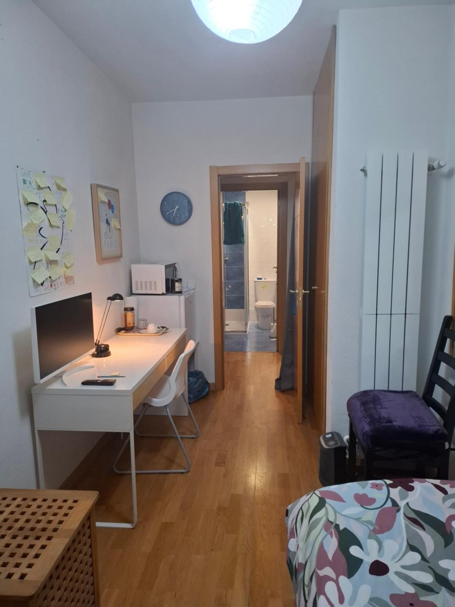 Habitaciones Individuales Wifi Tv Microondas Cerca Del Aeropuerto Madrid Habitacion Grande Wc Privado O Habitacion Pequena Wc Compartido Muy Tranquilas Bien Comunicadas Tren Metro Bus Facil Aparcamiento San Sebastian De Los Reyes Luaran gambar